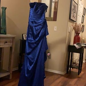 Young women’s prom dress